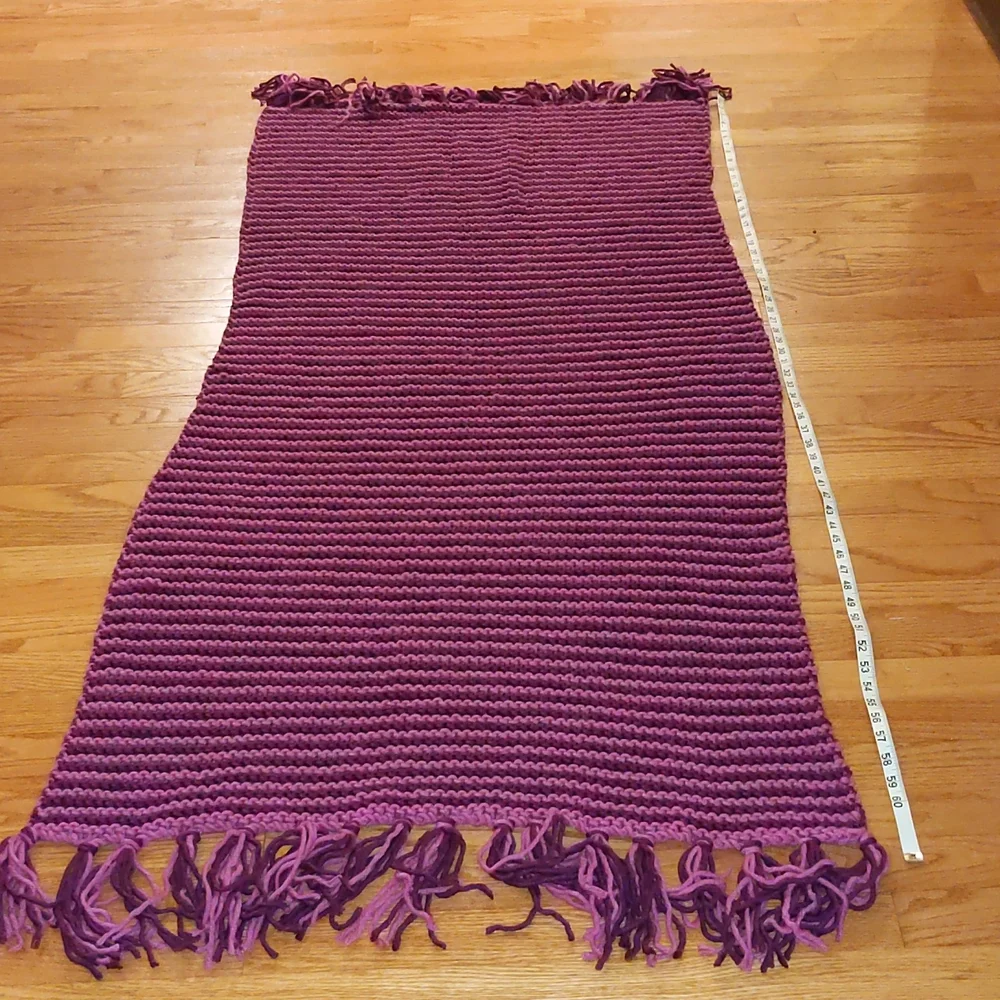 Hand Knit Plum and Fuschia Wool Acrylic Blend Blanket Scarf With FRINGE - Picture 4 of 8